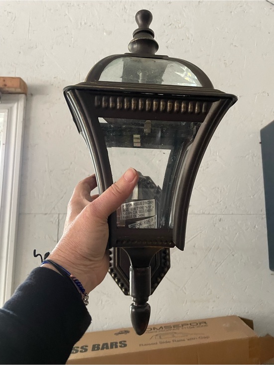 Other - Classic Outdoor Wall Lantern in Oil-Rubbed Bronze